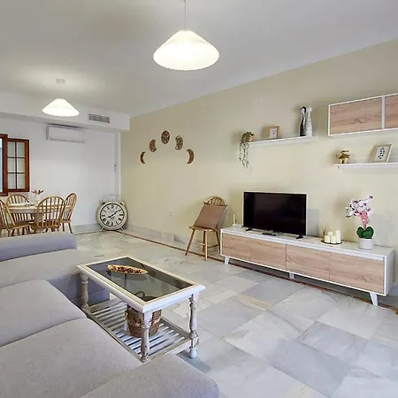 3 Bedroom Awesome In * Aznalcázar